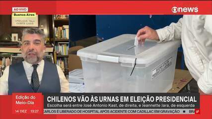 Eleitores chilenos nas urnas durante a eleição presidencial