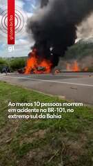 Foto das vítimas e veículos carbonizados no acidente