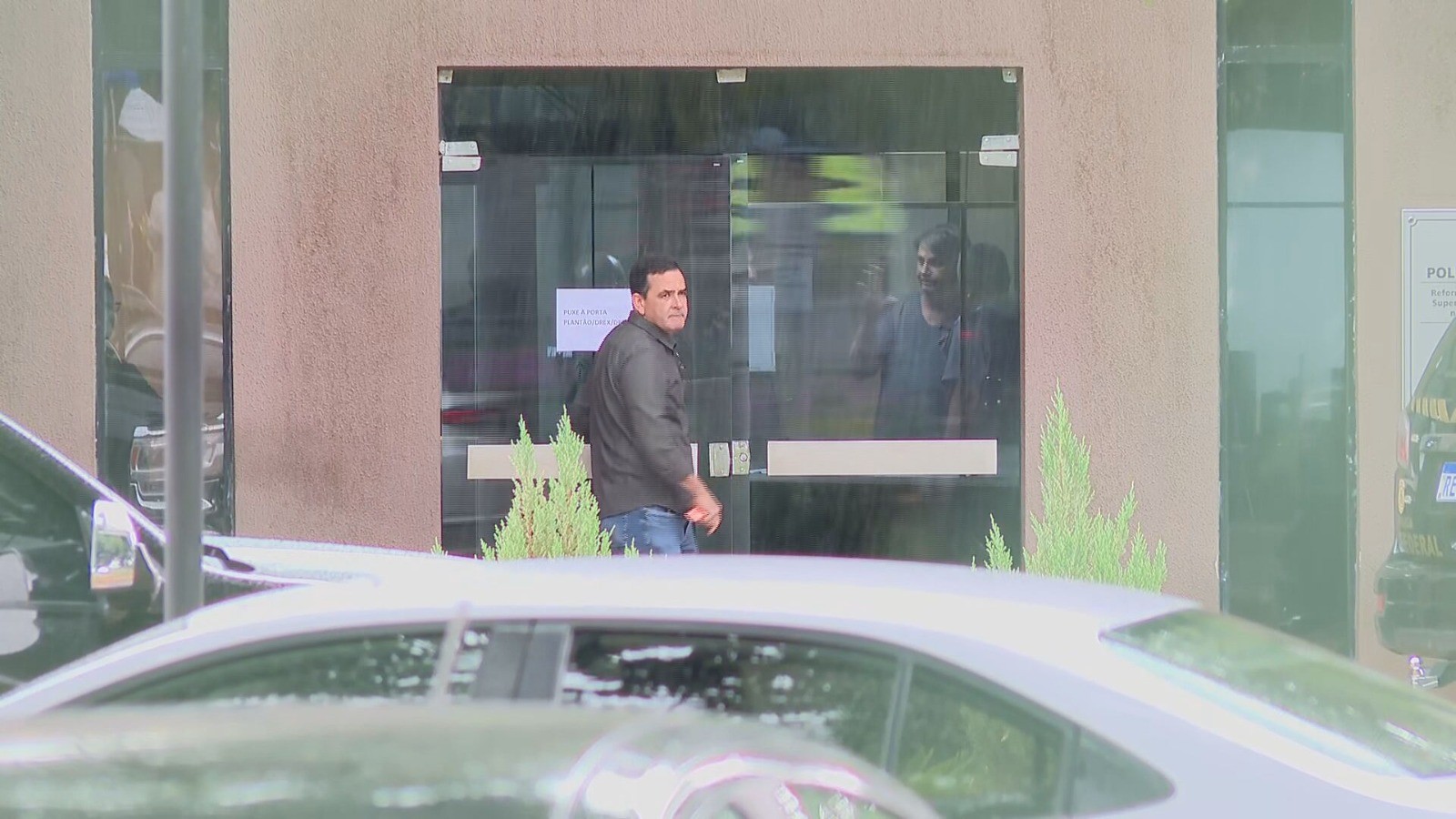 Bolsonaro Atribui Violação de Tornozeleira a 'Surto' Causado por Medicamentos em Audiência de Custódia; Prisão Preventiva é Mantida