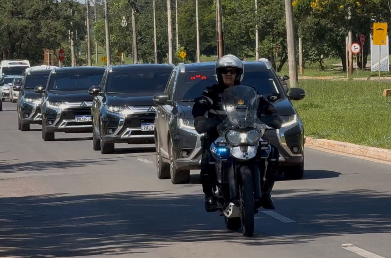 Bolsonaro é transferido para hospital em Brasília para cirurgia de hérnia sob escolta da PF