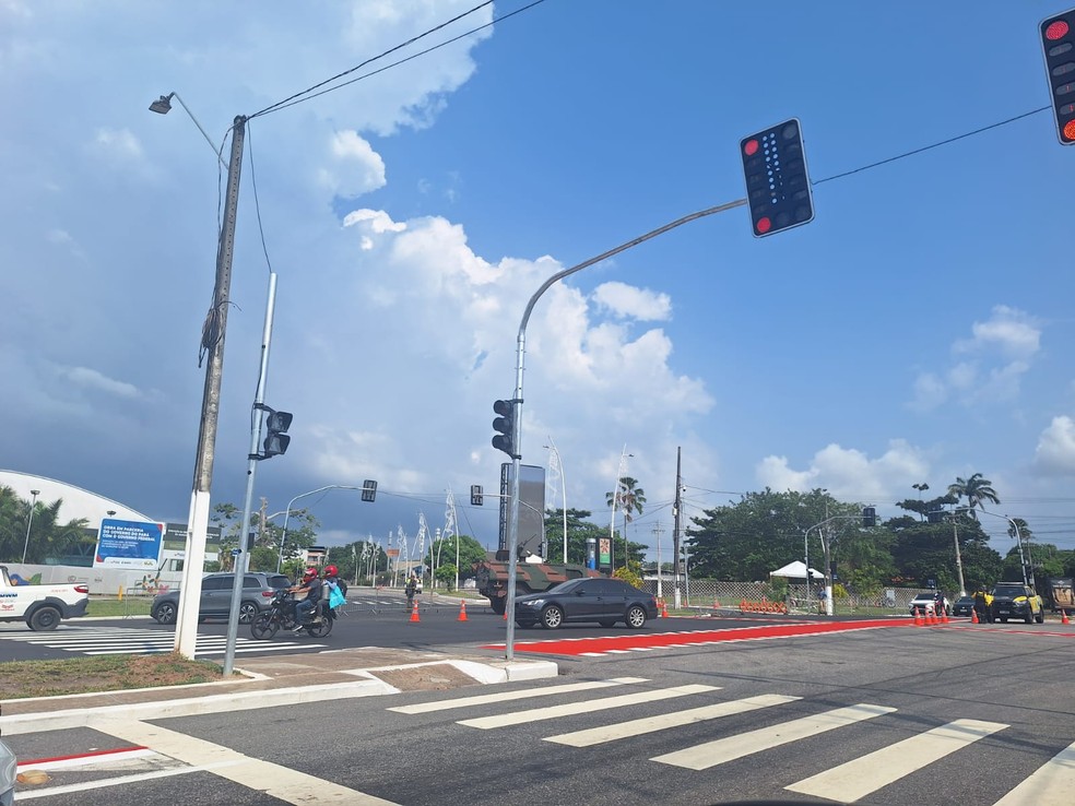 Navios cruzeiros partindo de Belém após a COP 30, com participantes embarcando