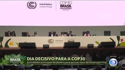 Delegações negociando durante a madrugada na COP30 em Belém