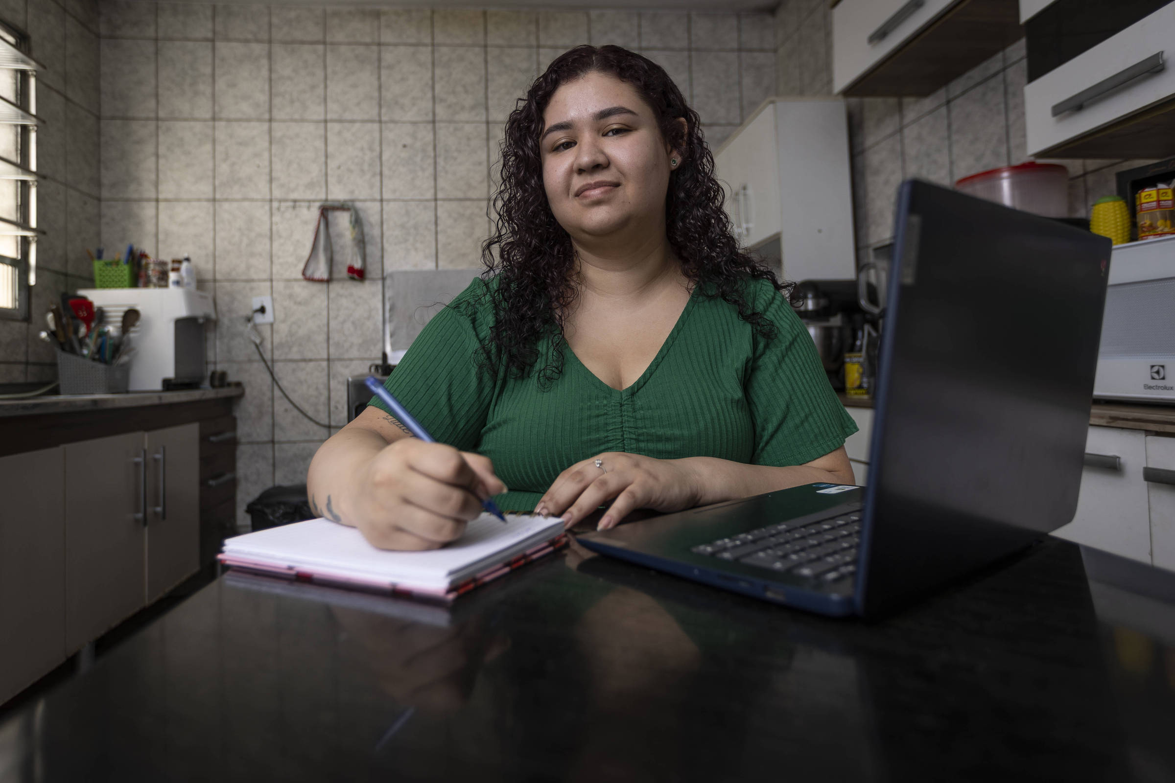 Economizar Dinheiro: A Principal Meta dos Brasileiros para 2026, Segundo Pesquisa do Datafolha