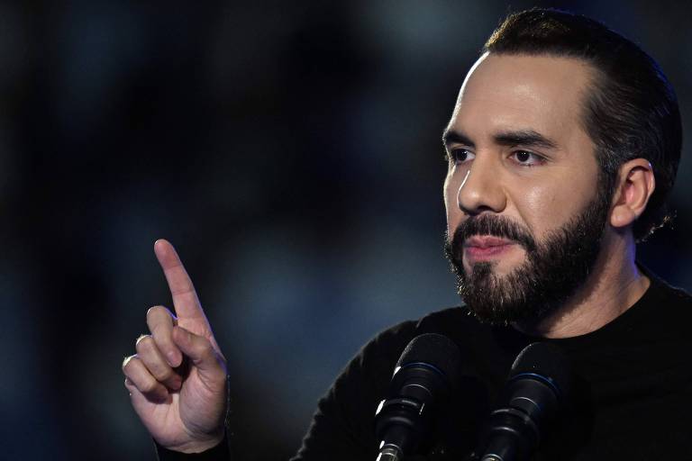 Nayib Bukele durante anúncio de medidas contra gangues