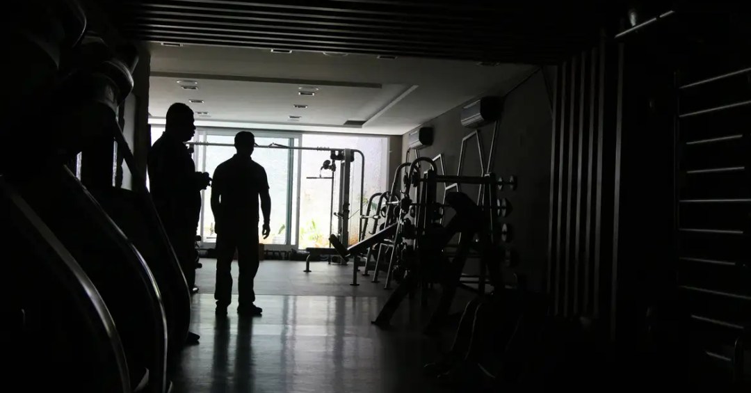 Falta de luz em São Paulo: por que o município não consegue romper o contrato com a Enel