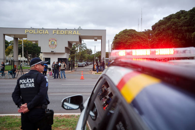 Ilustração de protestos e vigília convocada por apoiadores de Bolsonaro em Brasília
