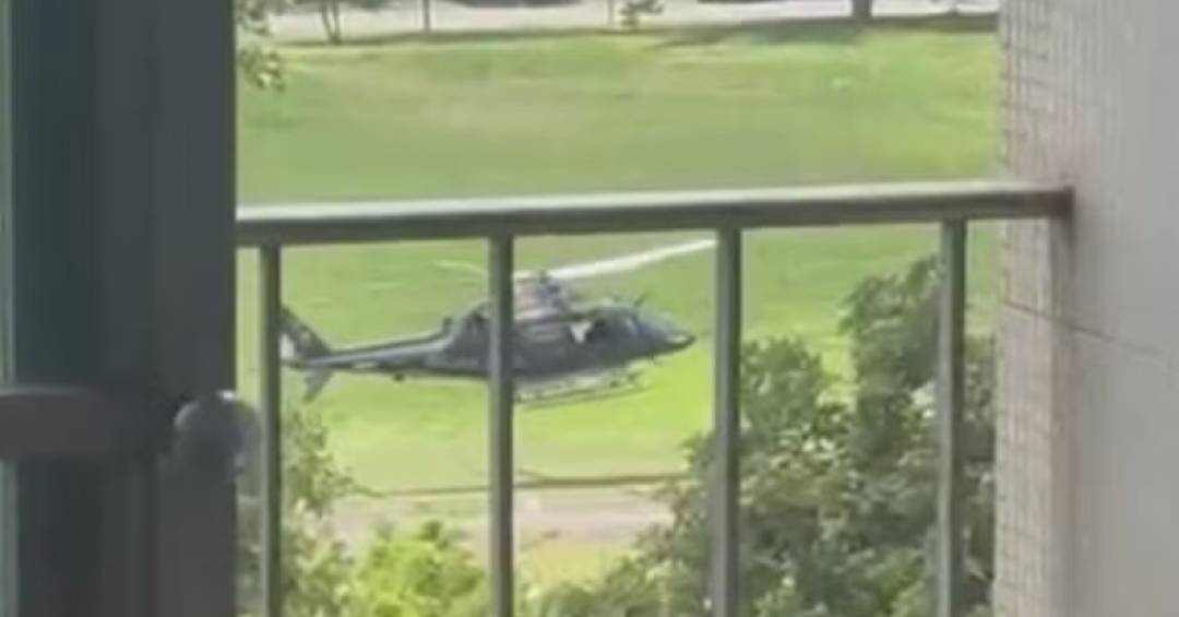Helicóptero Policial Realiza Pouso de Emergência na UFRJ Após Tiroteio no Complexo da Maré