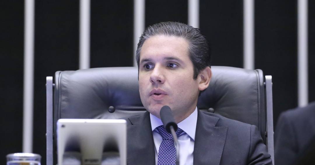 Hugo Motta Invoca 'Capitão Nascimento' para Defender PL Antifacção Contra Críticas do Governo Lula