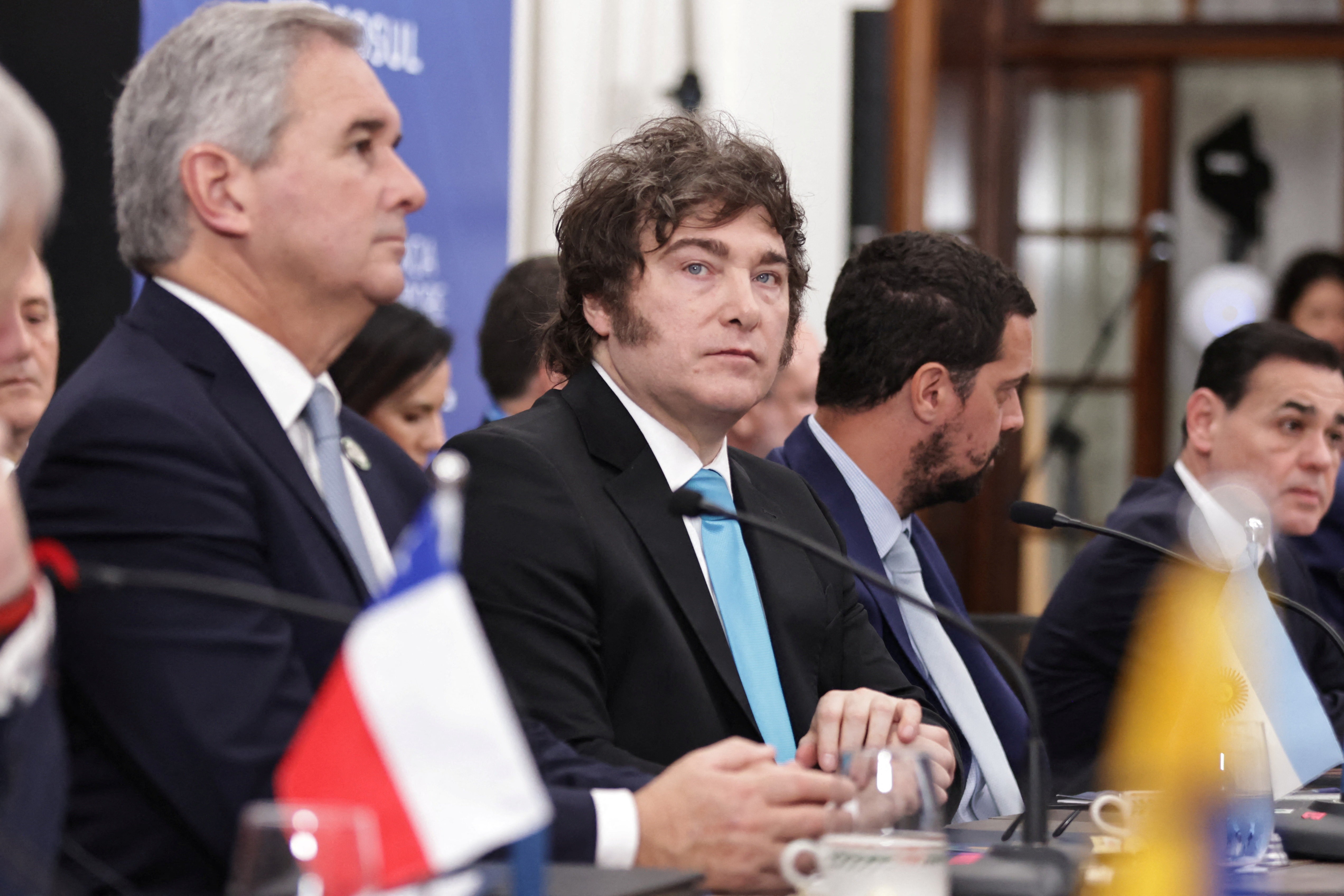 Lula alerta para catástrofe humanitária na Venezuela, enquanto Milei apoia pressão de Trump