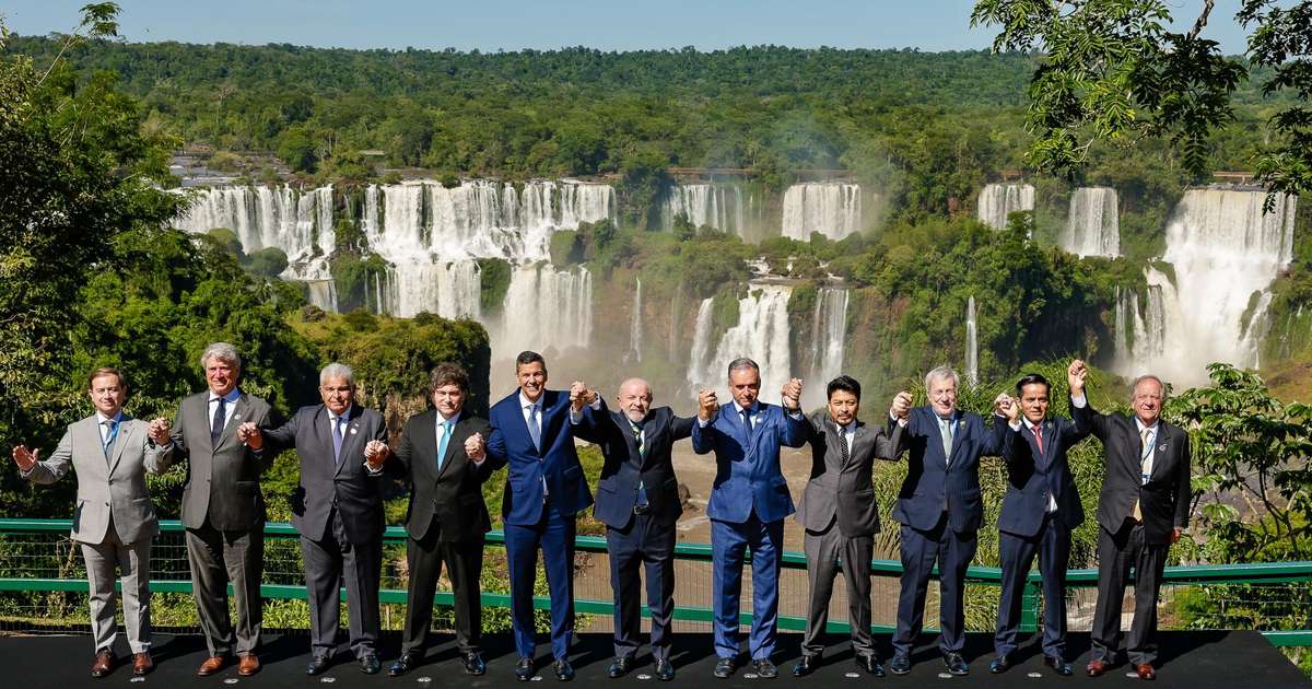 Milei Apoia Pressão de Trump Contra Maduro na Cúpula Sul-Americana