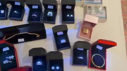 Detalhes das joias confiscadas pela Polícia Federal na operação