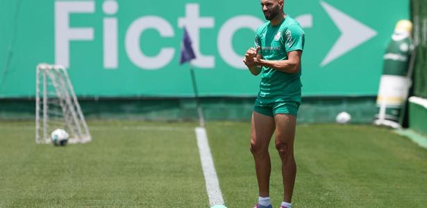 Palmeiras Repete Estratégia de 2021 e Leva Jogador Lesionado para Coletiva Antes da Final da Libertadores