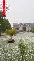 Telhados destruídos por granizo em residências de Erechim, RS