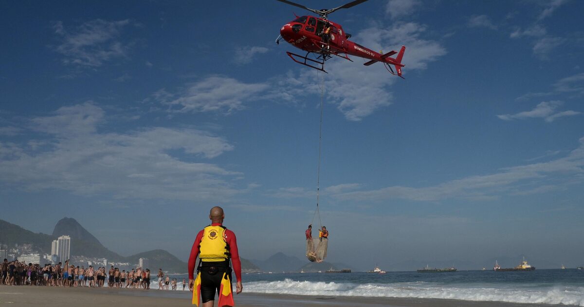 Ressaca em Copacabana: Desaparecimento no Mar e Mais de 100 Resgates Durante o Réveillon