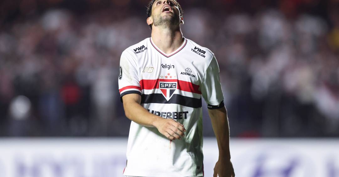 São Paulo enfrenta novo transfer ban da FIFA: impactos da dívida com ex-agente de Calleri