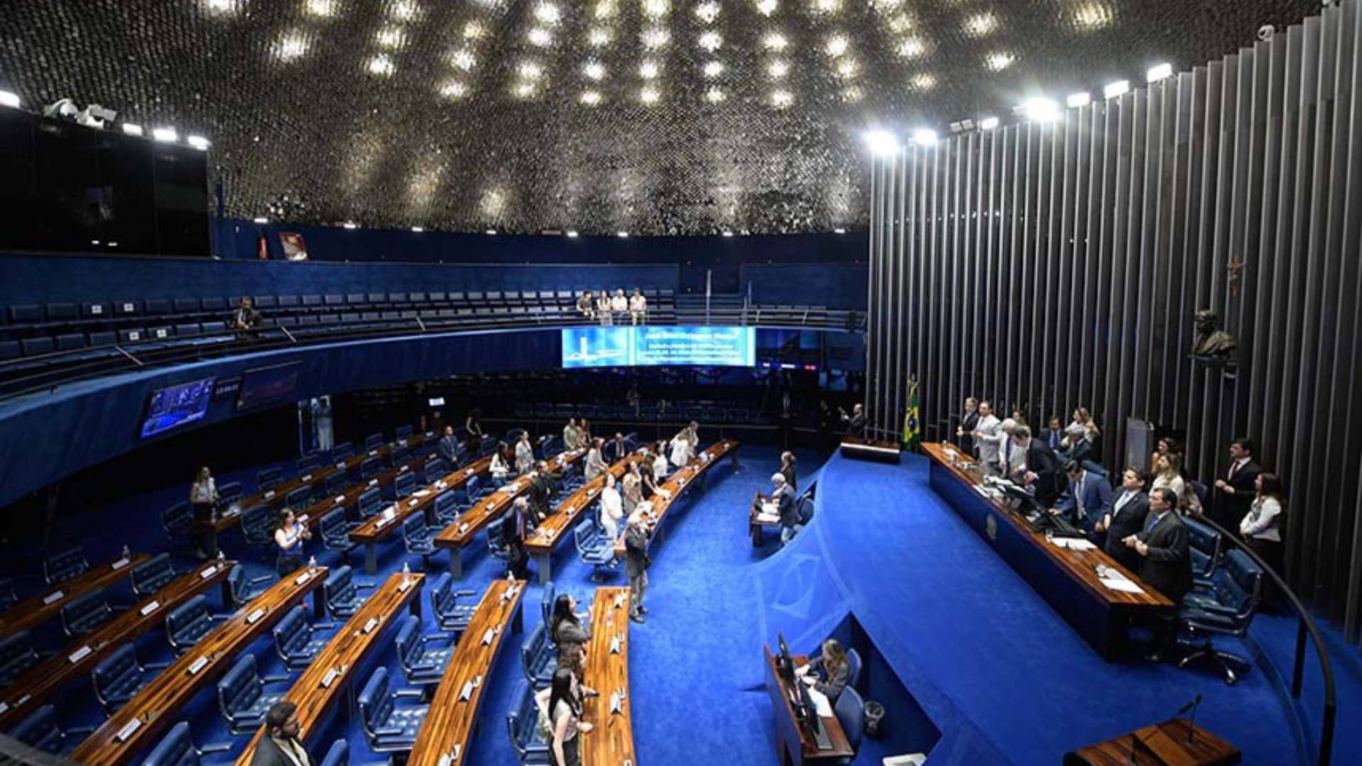 Senado Aprova Corte de Isenções Tributárias: Impactos no Setor de Fintechs e Apostas Online