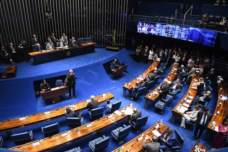 Debate sobre direitos indígenas no plenário do Senado