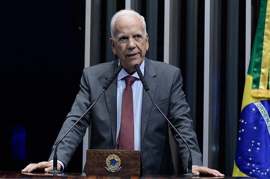 Reunião tensa na Comissão de Assuntos Econômicos com senadores debatendo o projeto de custas judiciais