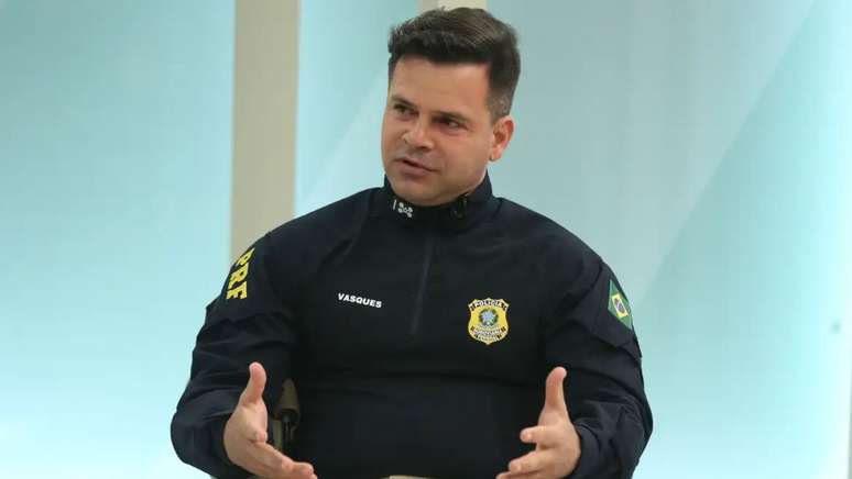 Autoridades brasileiras e paraguaias em operação conjunta