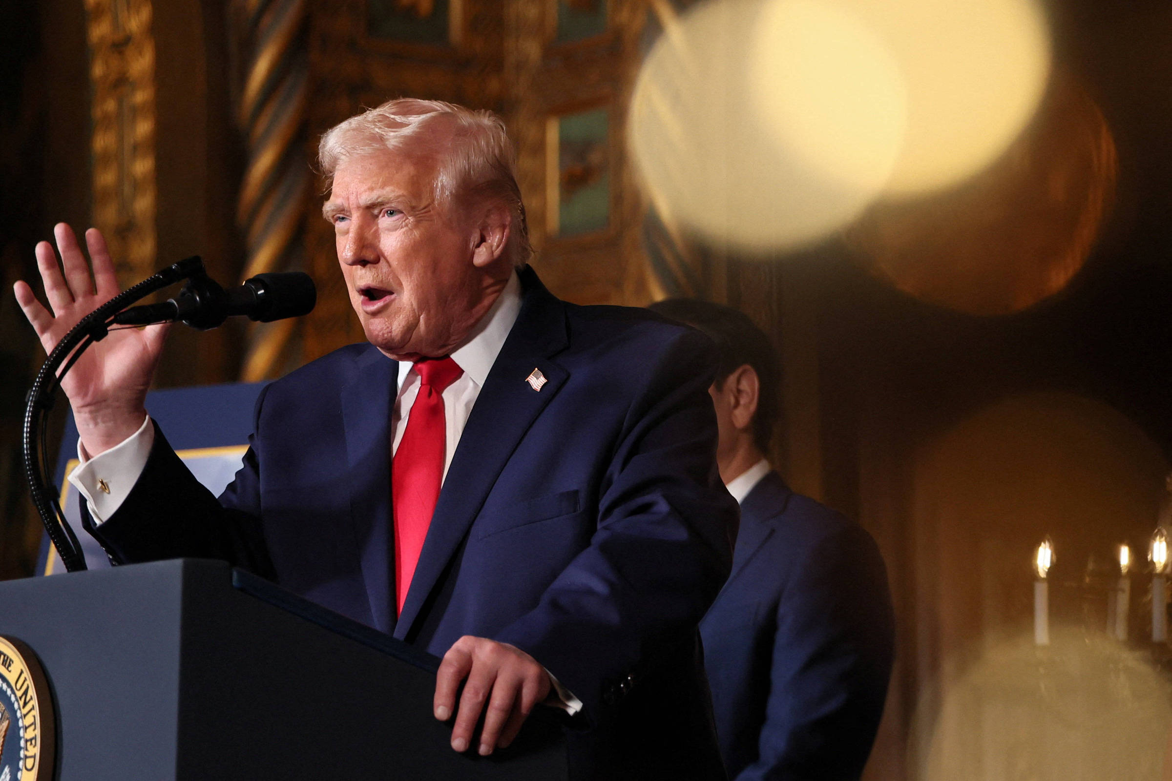 Governo Trump Triplica Bônus para Migrantes Irregulares que Optarem pela Autodeportação no Natal