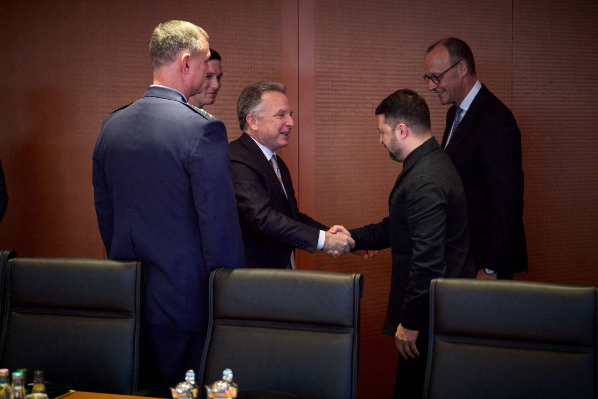 Ucrânia abre mão de aderir à OTAN em troca de garantias de segurança