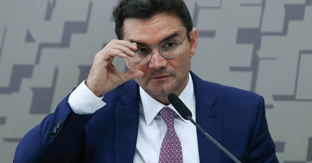 União Brasil Expulsa Ministro Celso Sabino por Infidelidade Partidária