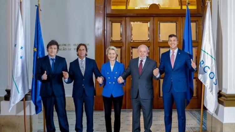 Ursula von der Leyen e líderes do Mercosul em negociação