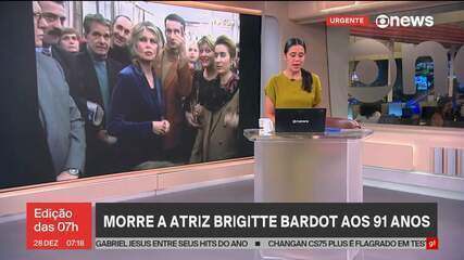 Brigitte Bardot em evento público nos anos 1950