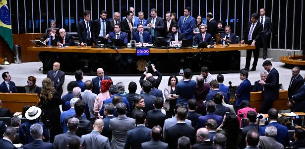 Projeto de Dosimetria é Aprovado na Câmara: Impactos na Pena de Bolsonaro e o Voto dos Deputados